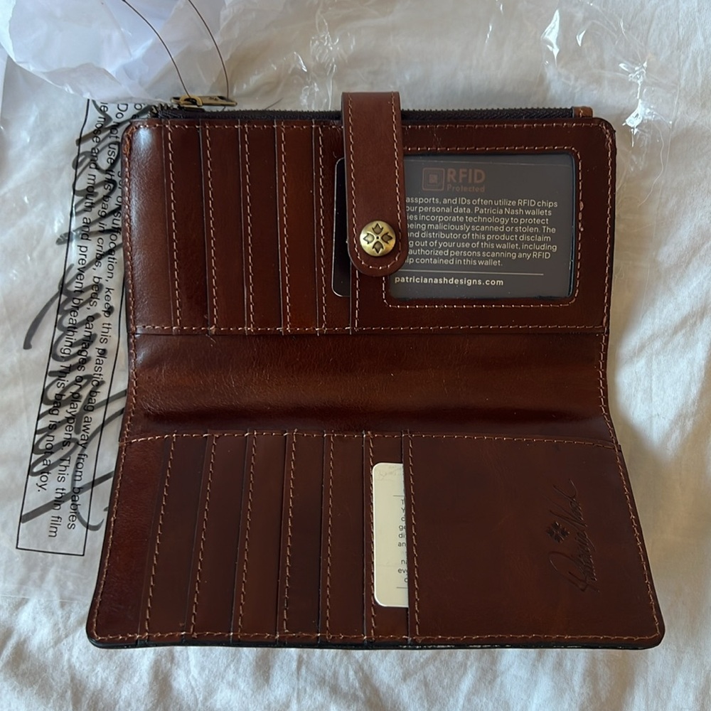 Patricia Nash Paladina Wallet - Picture 10 of 11